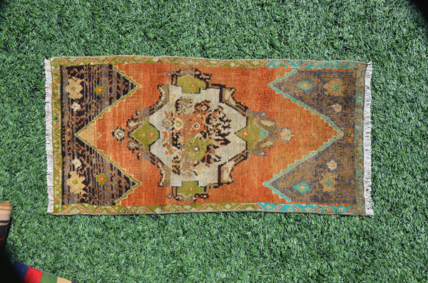 Vintage Handmade Turkish small area rug doormat for home decor, bathroom rug, area oushak rug bathroom mat kitchen kilim rug, rug 3,2X1,6, 665150