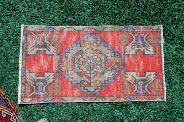 Vintage Handmade Turkish small area rug doormat for home decor, bathroom rug, area oushak rug bathroom mat kitchen kilim rug, rug 2.11X1.5, 665549