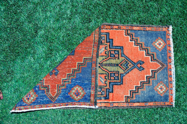 Vintage Handmade Turkish small area rug doormat for home decor, bathroom rug, area oushak rug bathroom mat kitchen kilim rug, rug 3.3X1.9, 665575