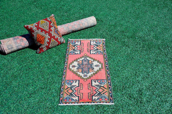 Turkish Handmade Vintage small area rug doormat for home decor, bathroom rug, area oushak rug bathroom mat kitchen kilim rug, rug 3.3X1.8, 665717