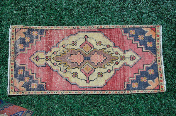Natural Turkish Vintage small area rug doormat for home decor, bathroom rug, area oushak rug bathroom mat kitchen kilim rug, rug 3.6X1.7, 665729