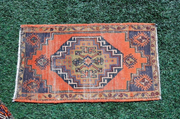 Vintage Handmade Turkish small area rug doormat for home decor, bathroom rug, area oushak rug bathroom mat kitchen kilim rug, rug 3.4X1.6, 665539