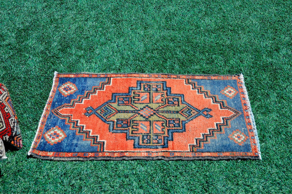 Vintage Handmade Turkish small area rug doormat for home decor, bathroom rug, area oushak rug bathroom mat kitchen kilim rug, rug 3.3X1.9, 665575