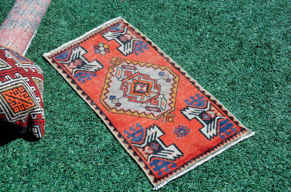 Vintage Handmade Turkish small area rug doormat for home decor, bathroom rug, area oushak rug bathroom mat kitchen kilim rug, rug 3x1.6, 665725
