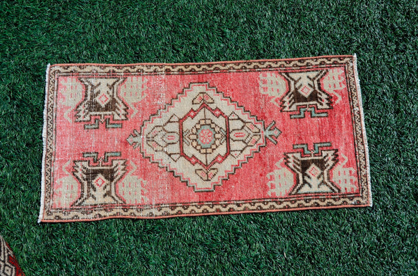 Natural Turkish Vintage small area rug doormat for home decor, bathroom rug, area oushak rug bathroom mat kitchen rug kilim rug, rug 3X1.4, 665803