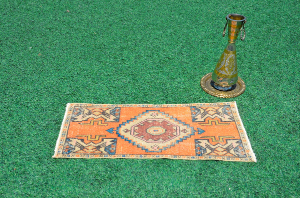 Natural Turkish Vintage small area rug doormat for home decor, bathroom rug, area oushak rug bathroom mat kitchen rug kilim rug, rug 3X1.4, 665960