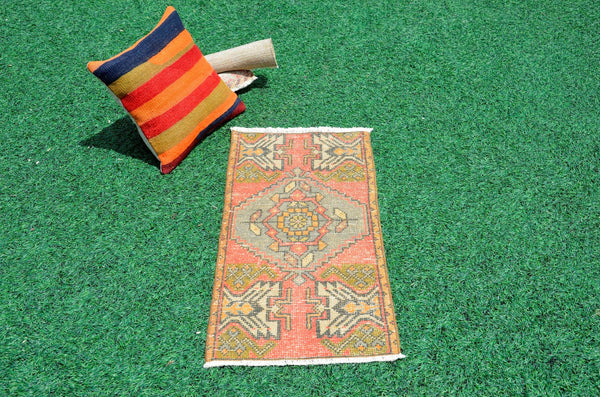 Natural Turkish Vintage small area rug doormat for home decor, bathroom rug, area oushak rug bathroom mat kitchen rug kilim rug, rug 3.1X1.5, 665965