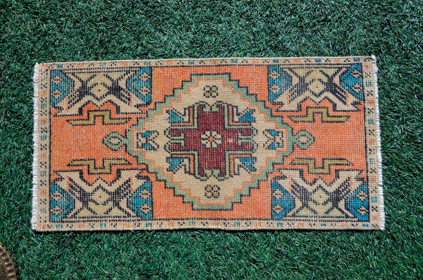 Natural Turkish Vintage small area rug doormat for home decor, bathroom rug, area oushak rug bathroom mat kitchen rug kilim rug, rug 3.2X1.4, 666000